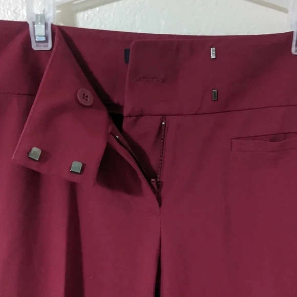 THE LIMITED Stretch Straight Leg Capri | Color Maroon | Size 2 - Picture 4 of 6
